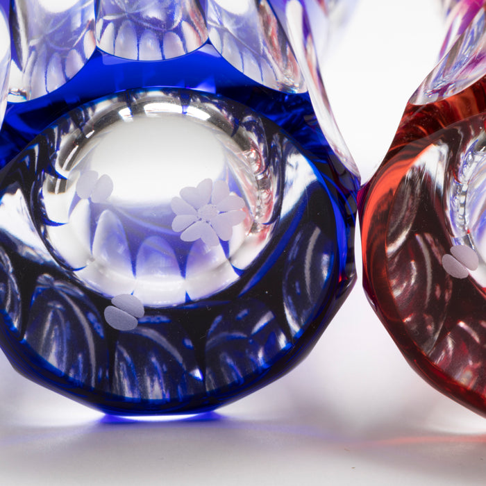 M-42-R 菱桜文様 天開ぐい吞 アカ – 硝子工房 彩鳳