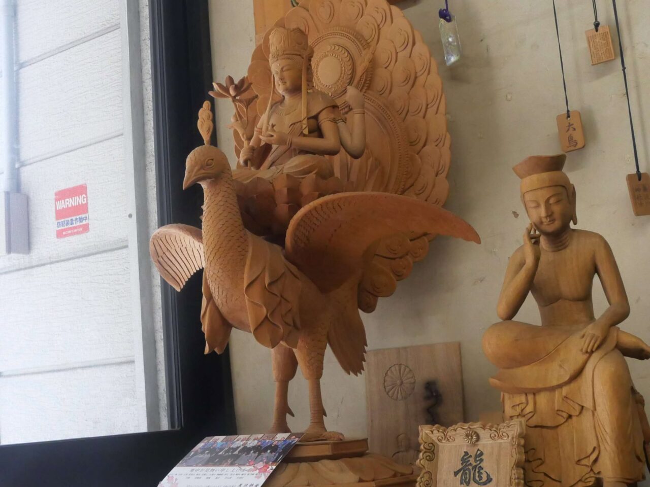 堺市西区】海外からのお客様が多数来店。大鳥大社そばにある『木彫