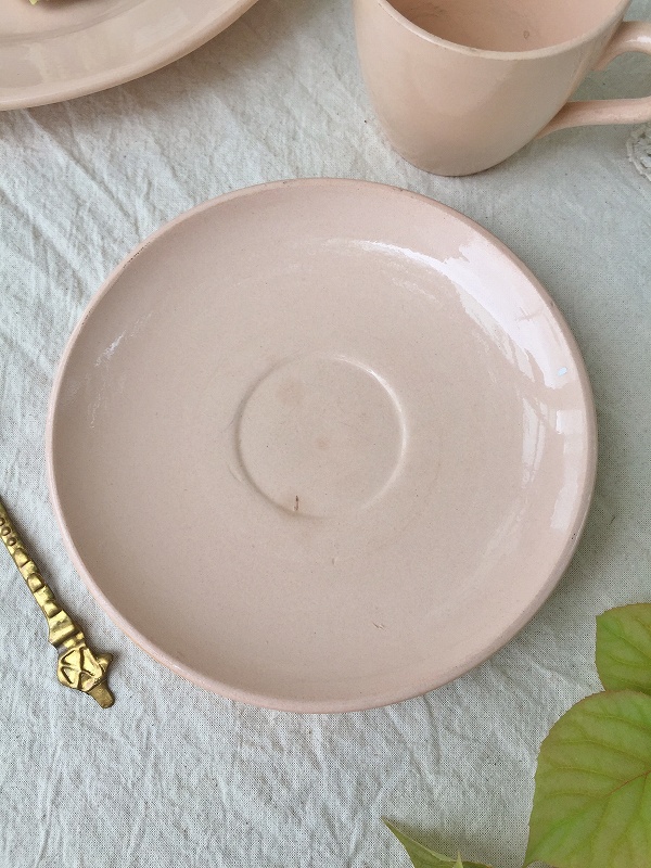 フランスディゴワンサルグミンヌ製デミタスカップ＆ソーサーはかわいい