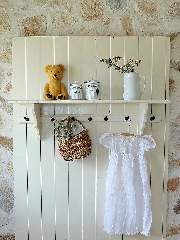 フランス壁掛けホワイトシェルフはかわいいアンティークネットショップ