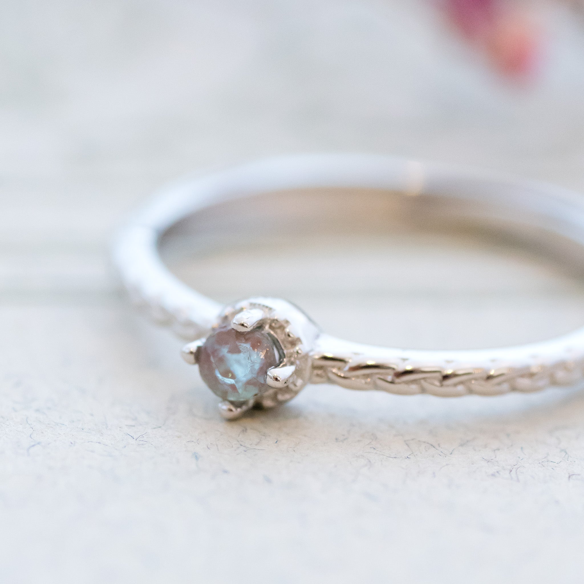 アンティークラウンドサフィレット シルバーリング