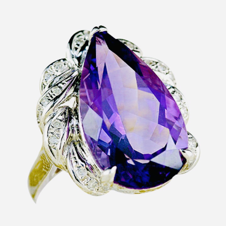 Pt900 アメジスト 20ct メレダイヤモンド0.40ct リングの買取実績