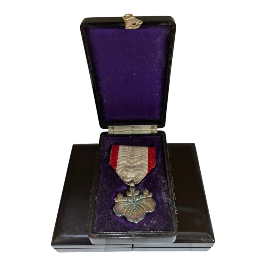 勲八等白色桐葉章まとめ（勲章 メダル バッジ）の買取実績 | 買取専門