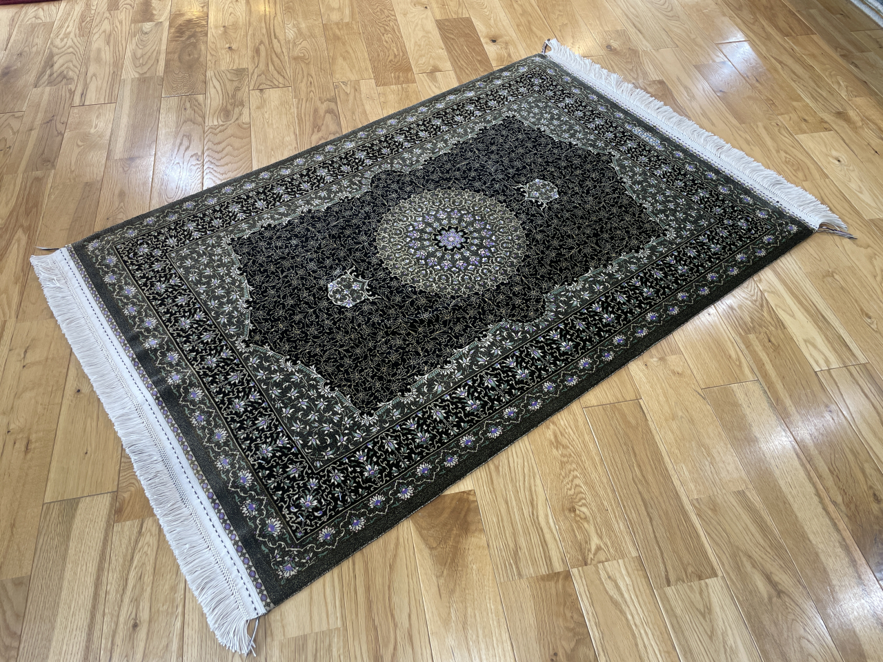 ペルシャ絨毯【クム】マスミ工房 | 取り扱い商品リスト | さしこう