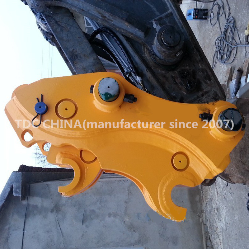 日立建機 ZX240 ZX250 ZX260 ZX300 油圧式クイックヒッチカプラー