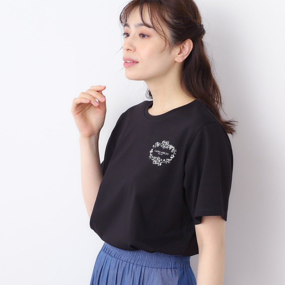 ローラ アシュレイ LAURA ASHLEY 【日本製】フローラルクラウン ロゴT