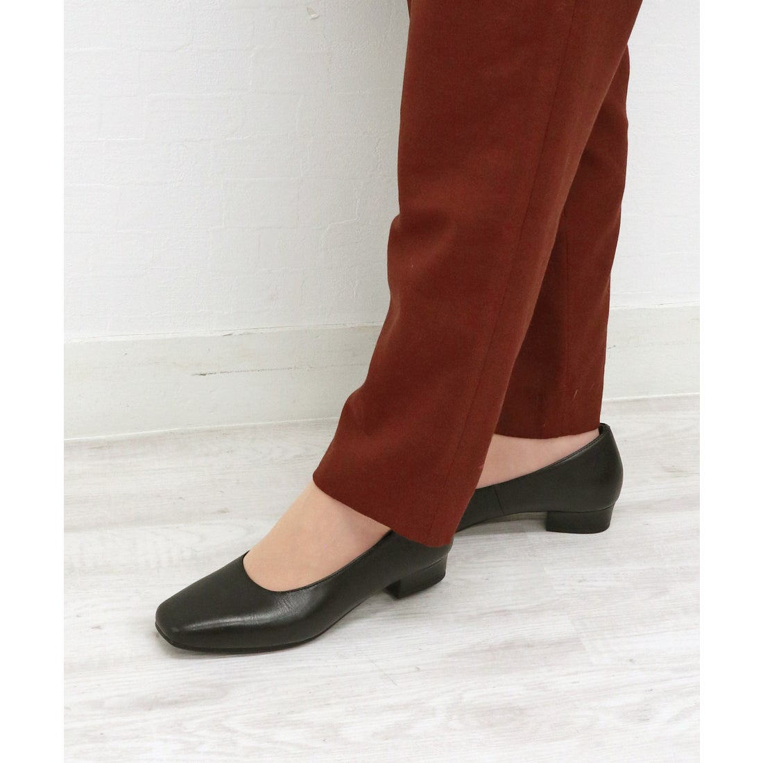 本革】 撥水ブラックパンプス 6727 （ブラック） -モードカオリ MODE