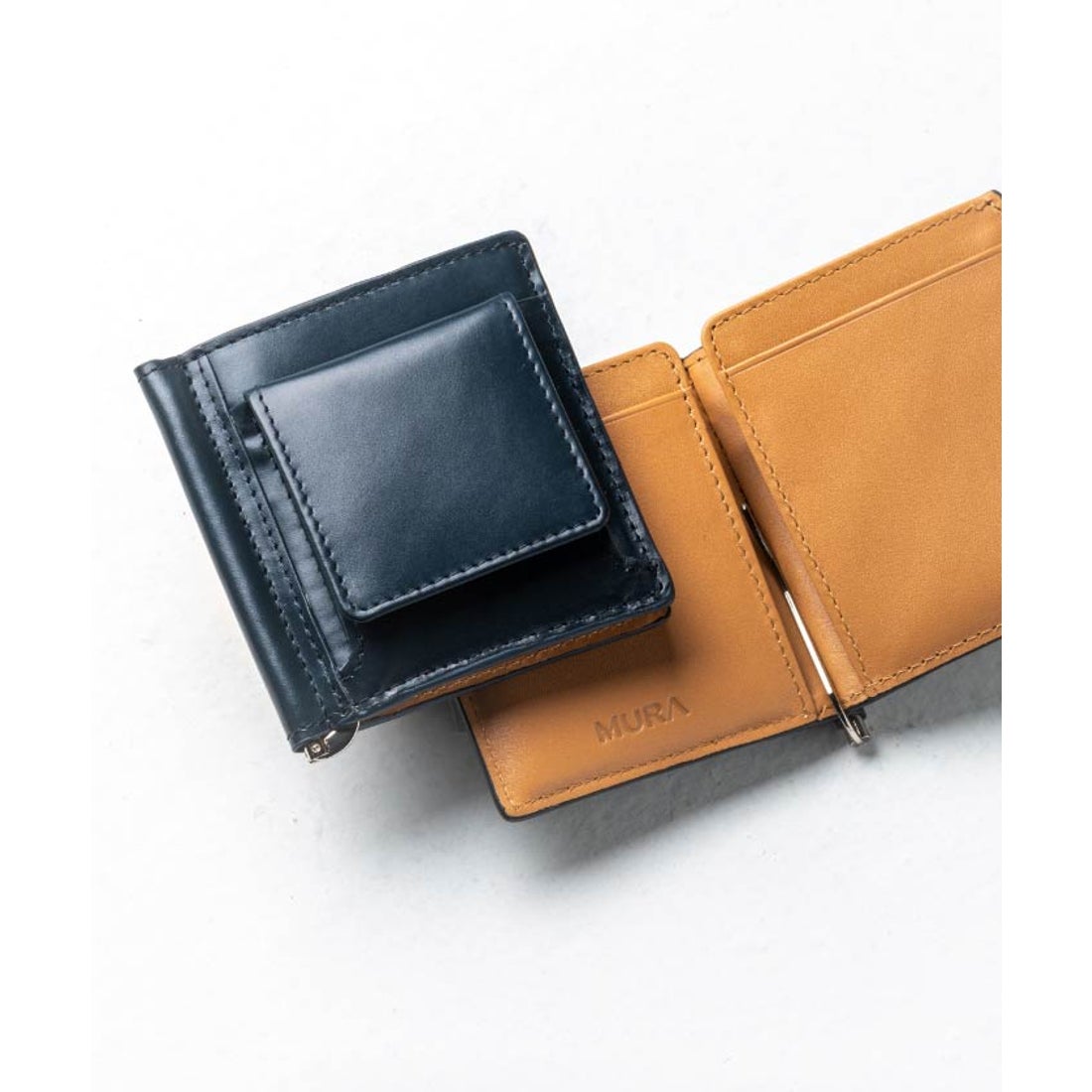 MURA 小銭入れ付き コードバン調 牛本革 二つ折りマネークリップ