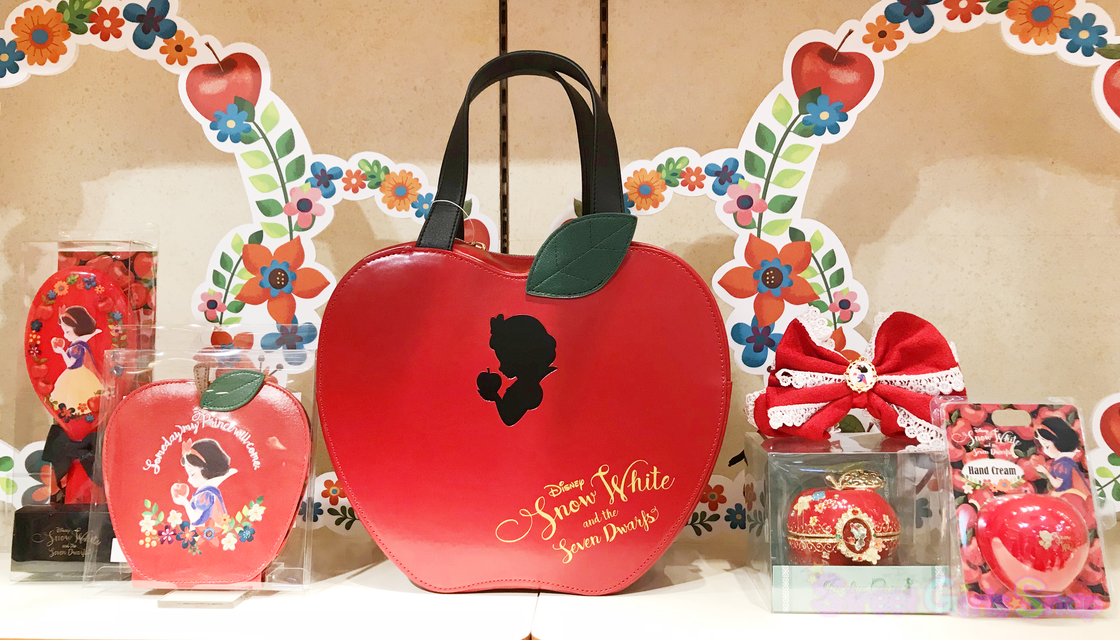 ディズニー映画『白雪姫』の公開80周年を記念したキュートなグッズが