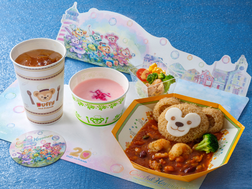 ダッフィー＆フレンズがドーナツを抱えたキュートなデザイン