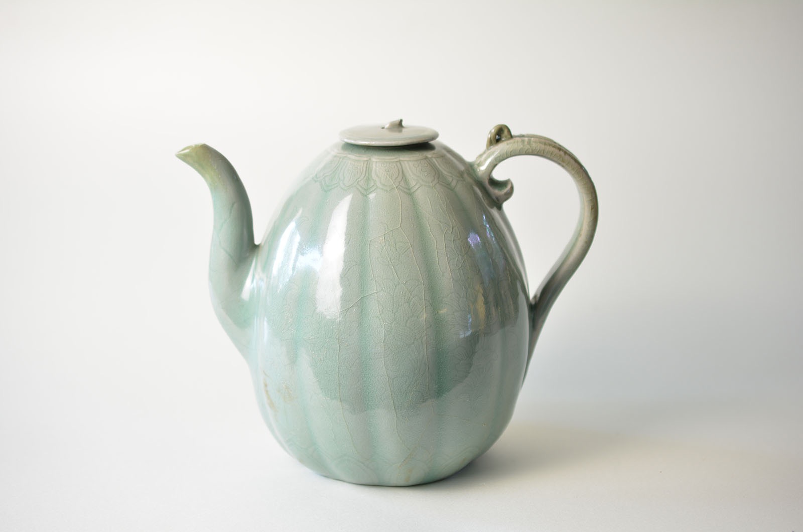 D000153-1965｜高麗青磁瓜形横手水注｜本間美術館所蔵作品データベース