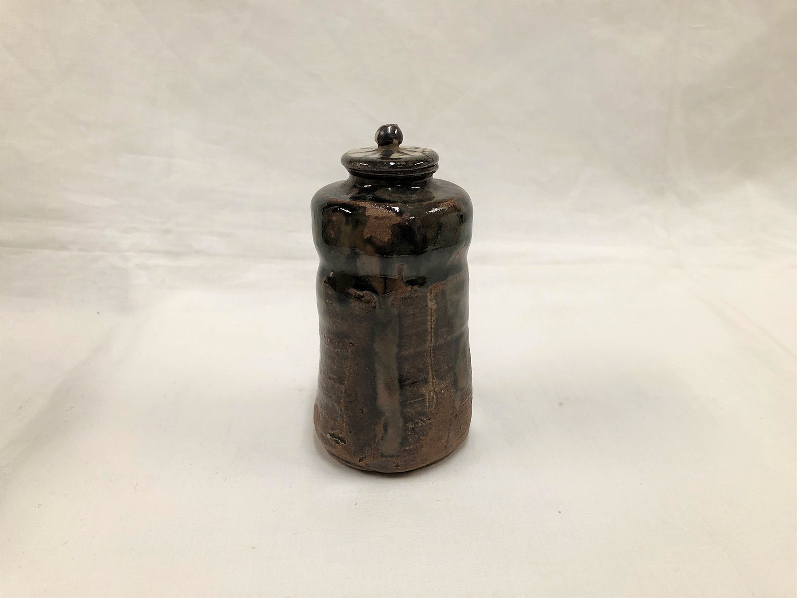 D000219-2010｜志戸呂焼肩衝茶入｜本間美術館所蔵作品データベース