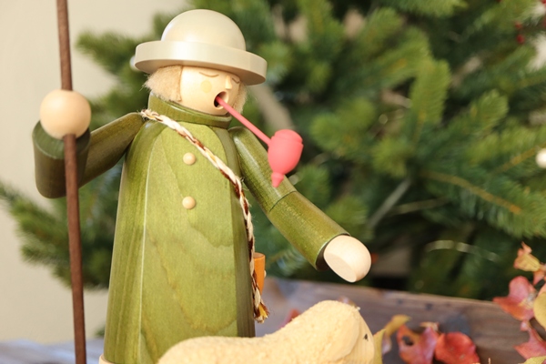 煙だし人形 羊飼い – ドイツ・ザイフェンの木のおもちゃ seiffen
