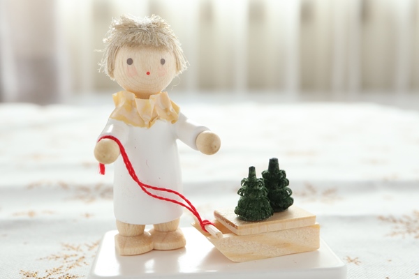 天使とランタン月 – ドイツ・ザイフェンの木のおもちゃ seiffen