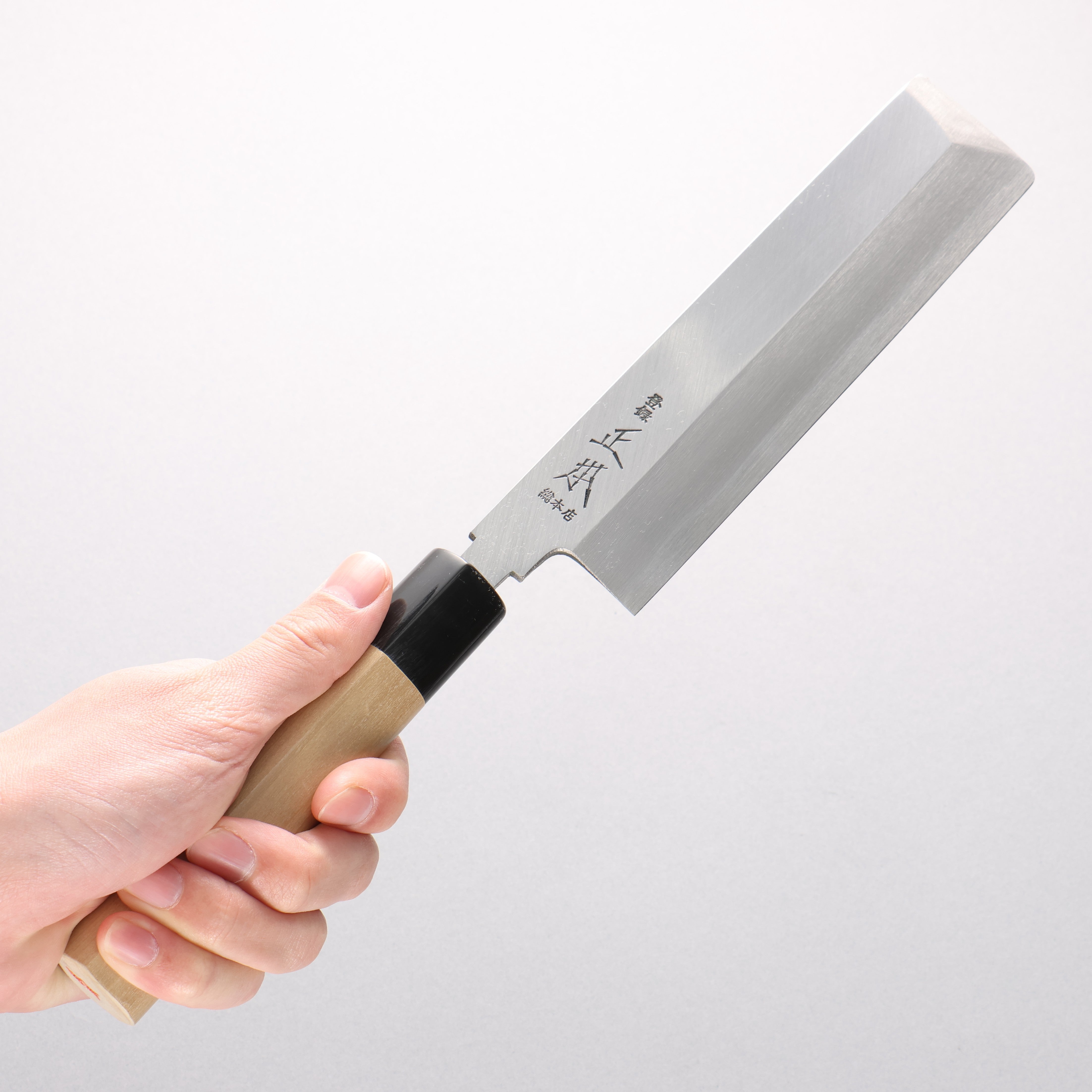 正本総本店 本霞 白ニ鋼 角型薄刃包丁 180mm 朴柄 – 清助刃物 Japan