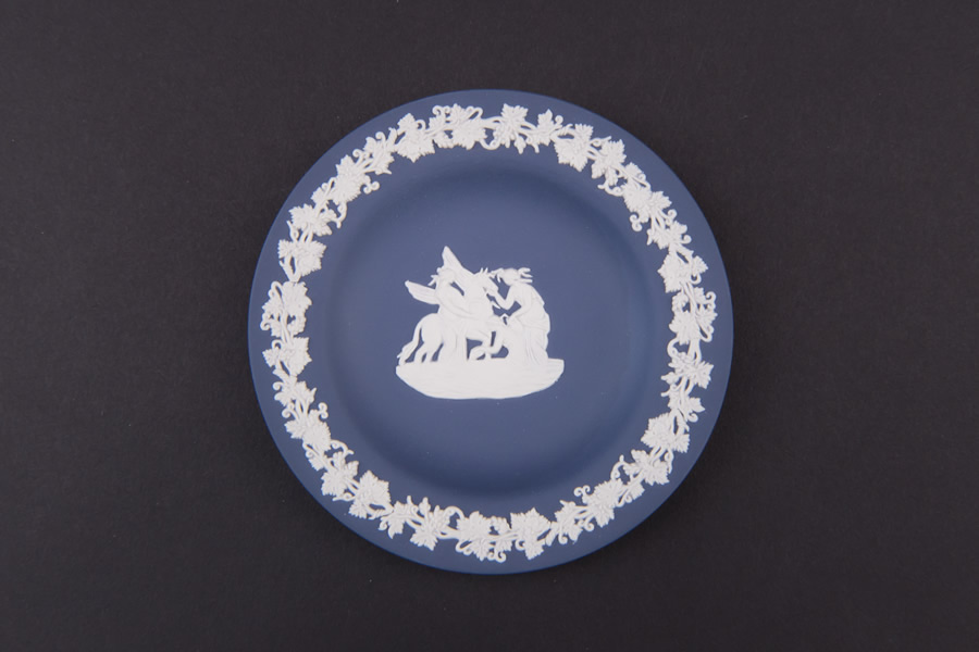 ウェッジウッド ジャスパー（ポートランドブルー） 12cmラウンドトレイ