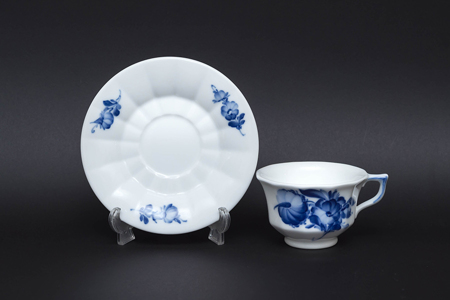 ロイヤル・コペンハーゲン ブルーフラワーアンギュラー コーヒーカップ