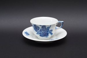 ロイヤル・コペンハーゲン ブルーフルーテッド ハーフレース デミタス