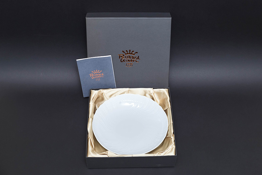 リチャード・ジノリ ベッキオホワイト 盛り皿を買い取りました