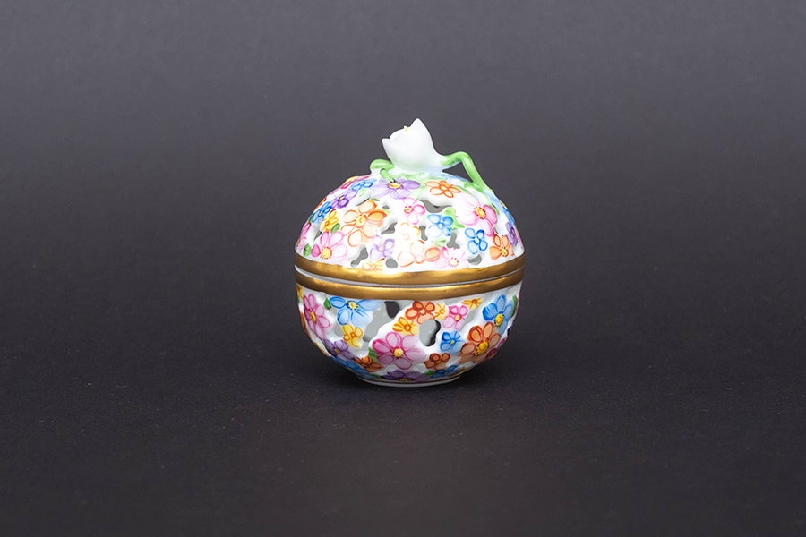 ヘレンド ファンタジー 透かしミニボンボン入れ（蕾）を買い取りました