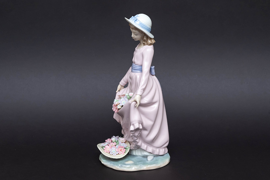 リヤドロ フィギュリン『Flowers in the Basket』を買い取りました