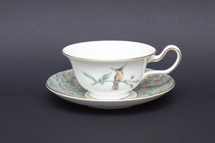 ウェッジウッド ハミングバード ティーカップ＆ソーサー（ピオニー）を