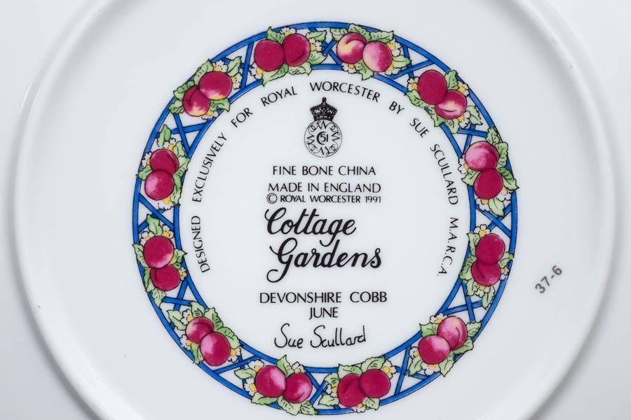 ロイヤル・ウースター コテージガーデン（6月） 21cmプレートを