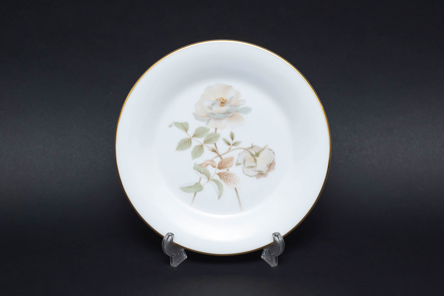 ロイヤル・ドルトン ヨークシャーローズ 17cmプレートを買い取りました