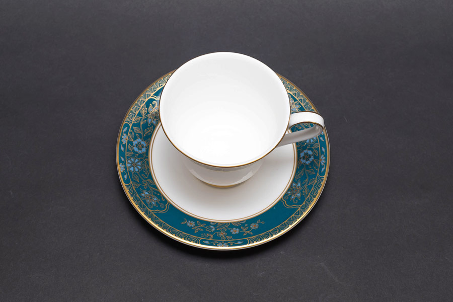 ロイヤル・ドルトン カーライル ティーカップ＆ソーサーを買い取りまし