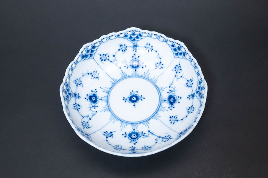 ロイヤル・コペンハーゲン ブルーフルーテッドフルレース 足つきケーキ