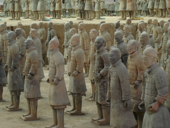 地下世界から現れたおびただしい兵士たち！始皇帝陵「兵馬俑」の等身大