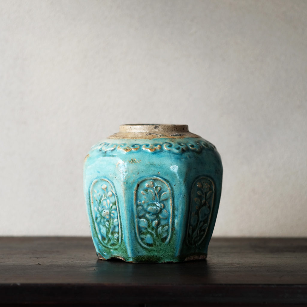 清朝 石湾窯 緑釉陽刻面取壺 | 骨董と詩学 Antique & Poetics | 蛇韻律