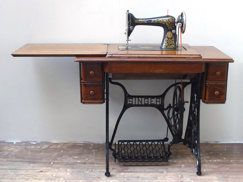 No.305 SINGER 66 シンガー製 家庭用足踏みミシン：アンティークミシン