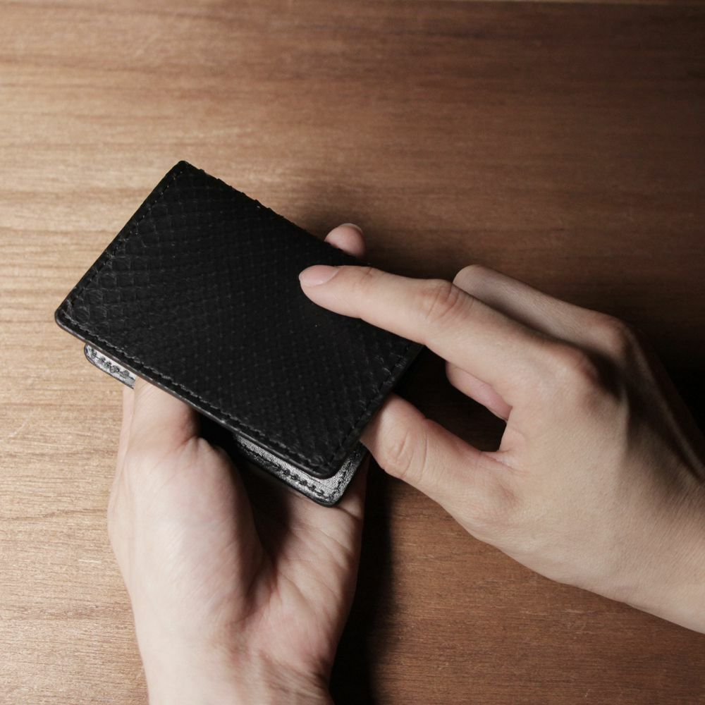 ポケットカードケース ブラックパイソン（ヘビ革）│メンズ革小物通販