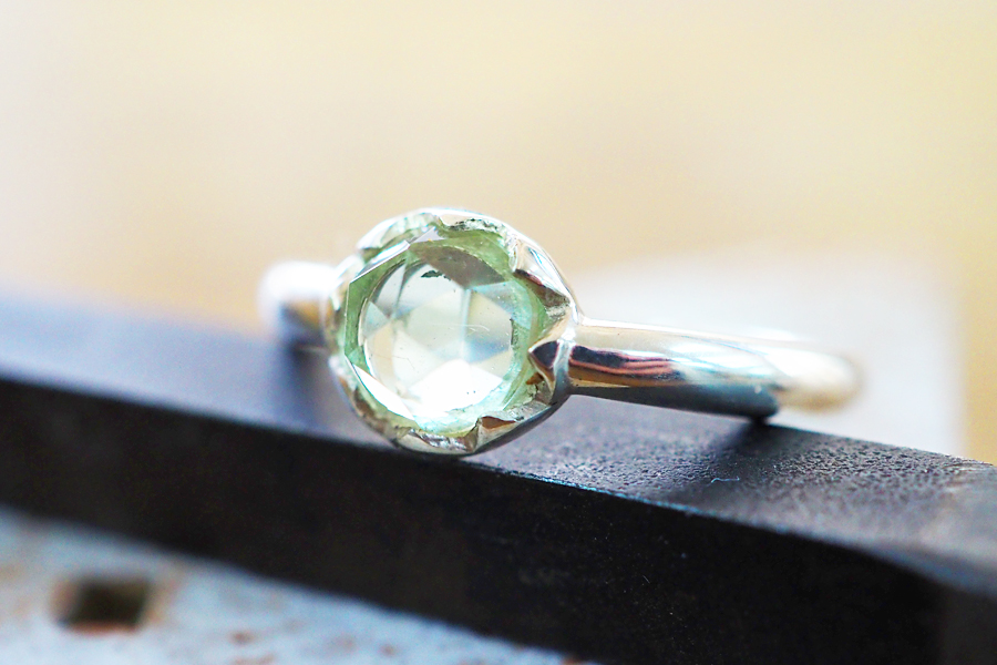 ローズカットリング・グリーンアメジスト – シルバームーン彫金工房