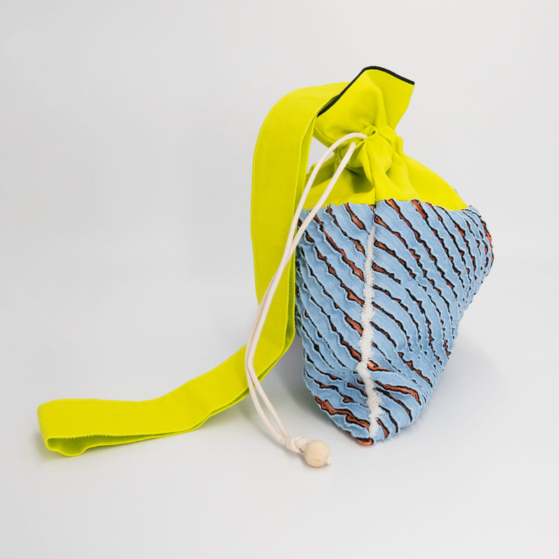 限定) ワンタン巾着 スラッシュキルト 取っ手付き イエロー＆ブルー