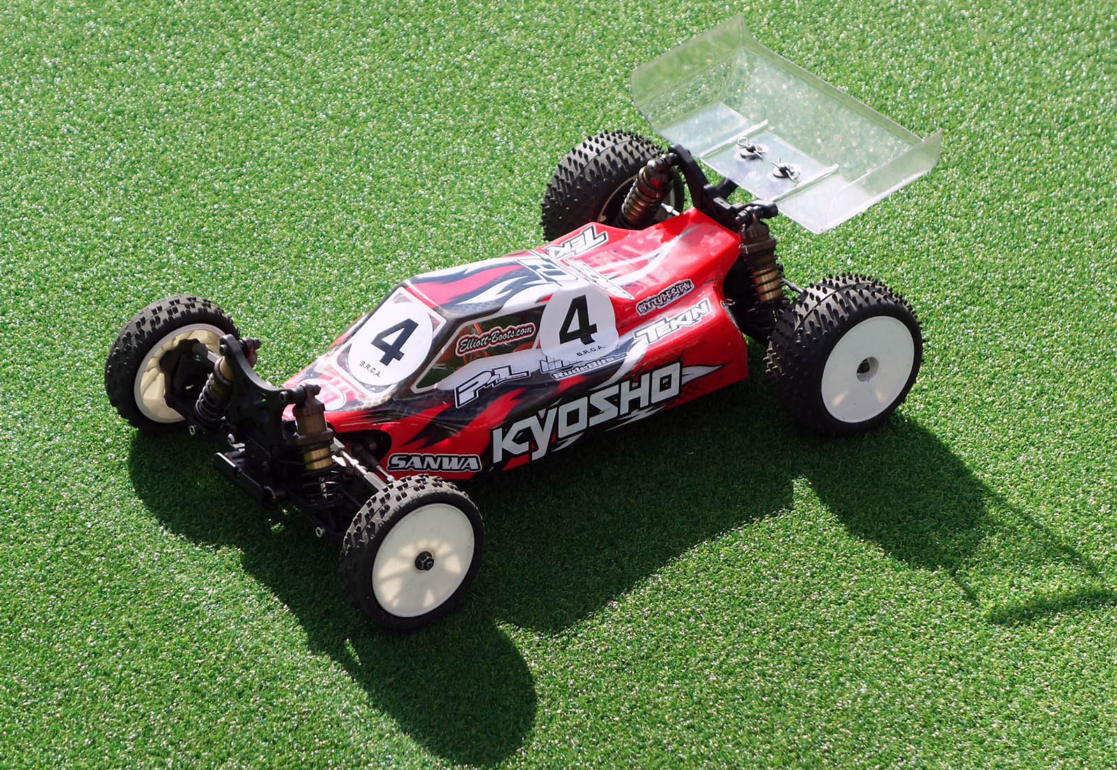 Kyosho Lazer ZX6 - Elliot Boots