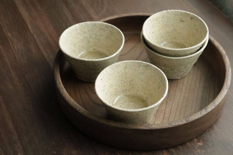 黄灰釉 猪口 / 安達健 - うつわと暮らしの道具 sizuku