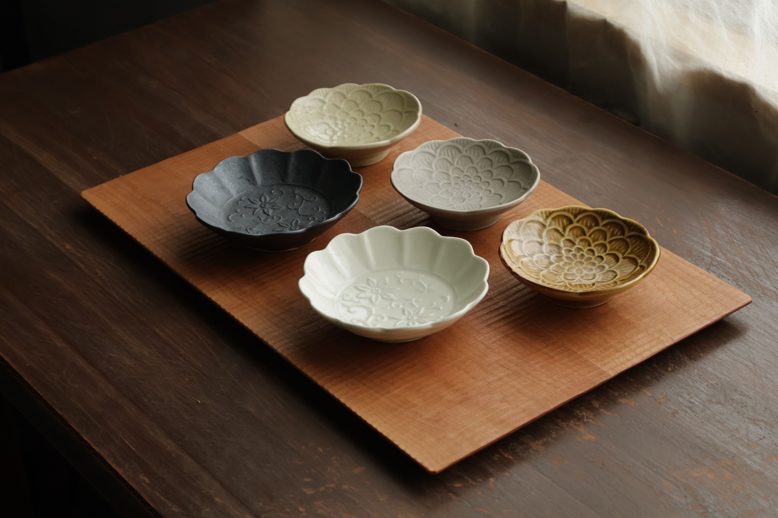 さざ波プレートLL（チェリー） / ふるいともかず - うつわと暮らしの