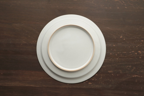 白釉6寸リム皿 / 黒木泰等 - うつわと暮らしの道具 sizuku