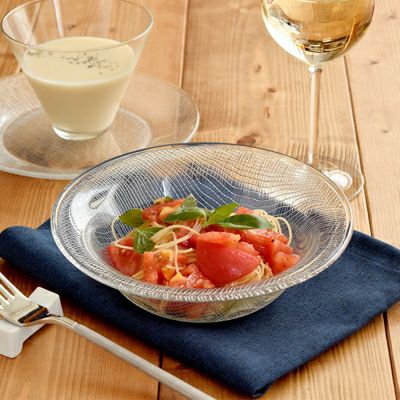 おしゃれなガラス製ボウル。サラダボウル、冷製スープボウル、冷製