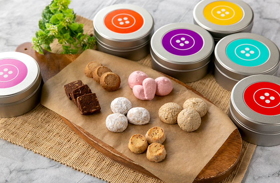 新潟直送計画】ボタン缶クッキー – 渡六菓子店