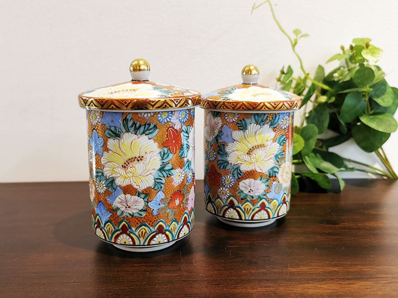 九谷焼 蓋付夫婦湯呑 本金花詰 – 漆陶舗あらき 輪島塗 九谷焼 山中塗