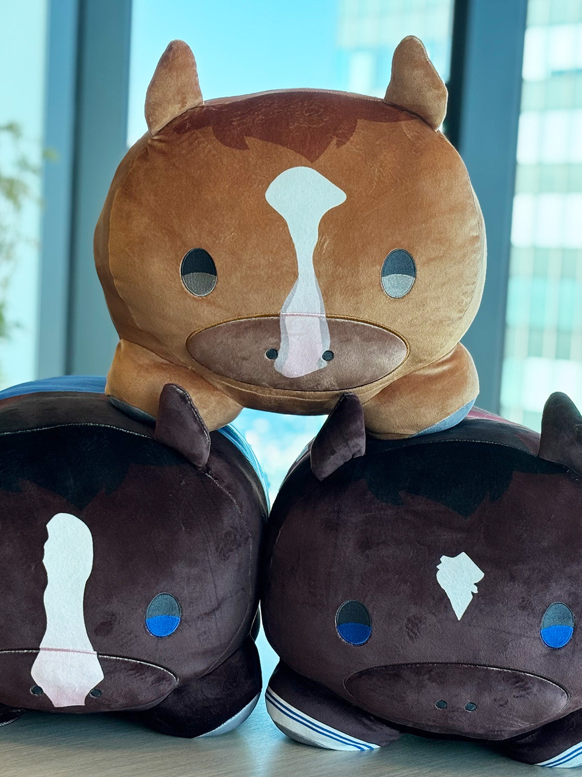 オルフェーヴル・もちもちぬいぐるみクッション｜netkeiba