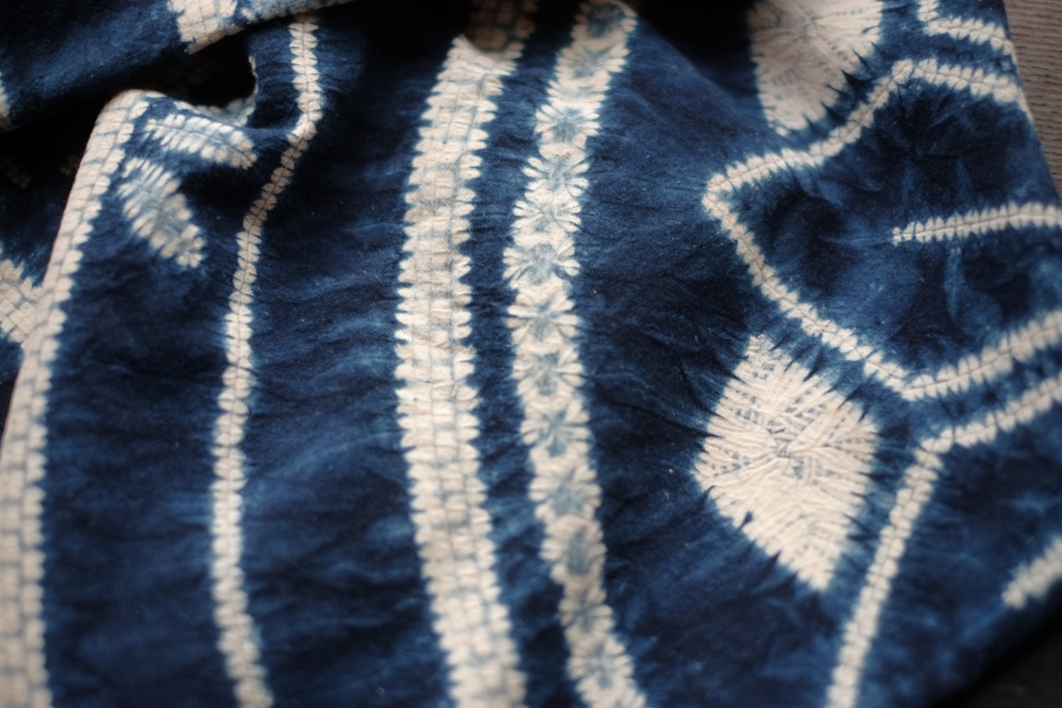 時代 中国 雲南省 絞り染め 藍染 風呂敷 大布 （20世紀） – 逢季荘