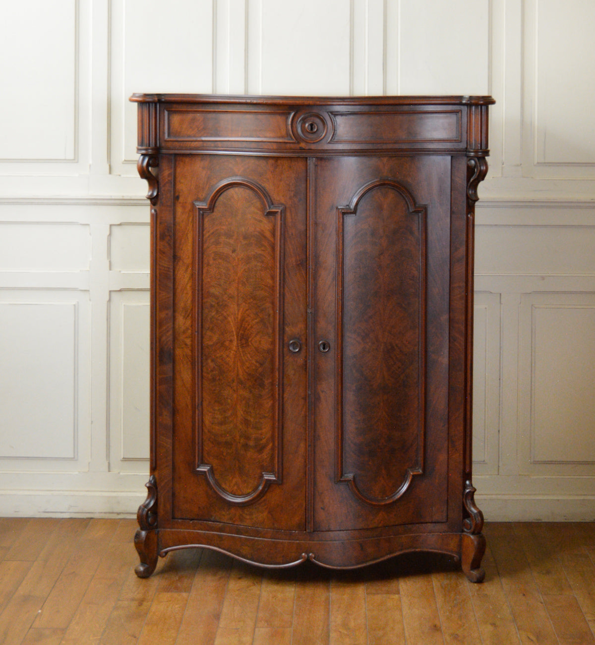 アンティーク キャビネット – 英国アンティーク家具専門店 神戸家具