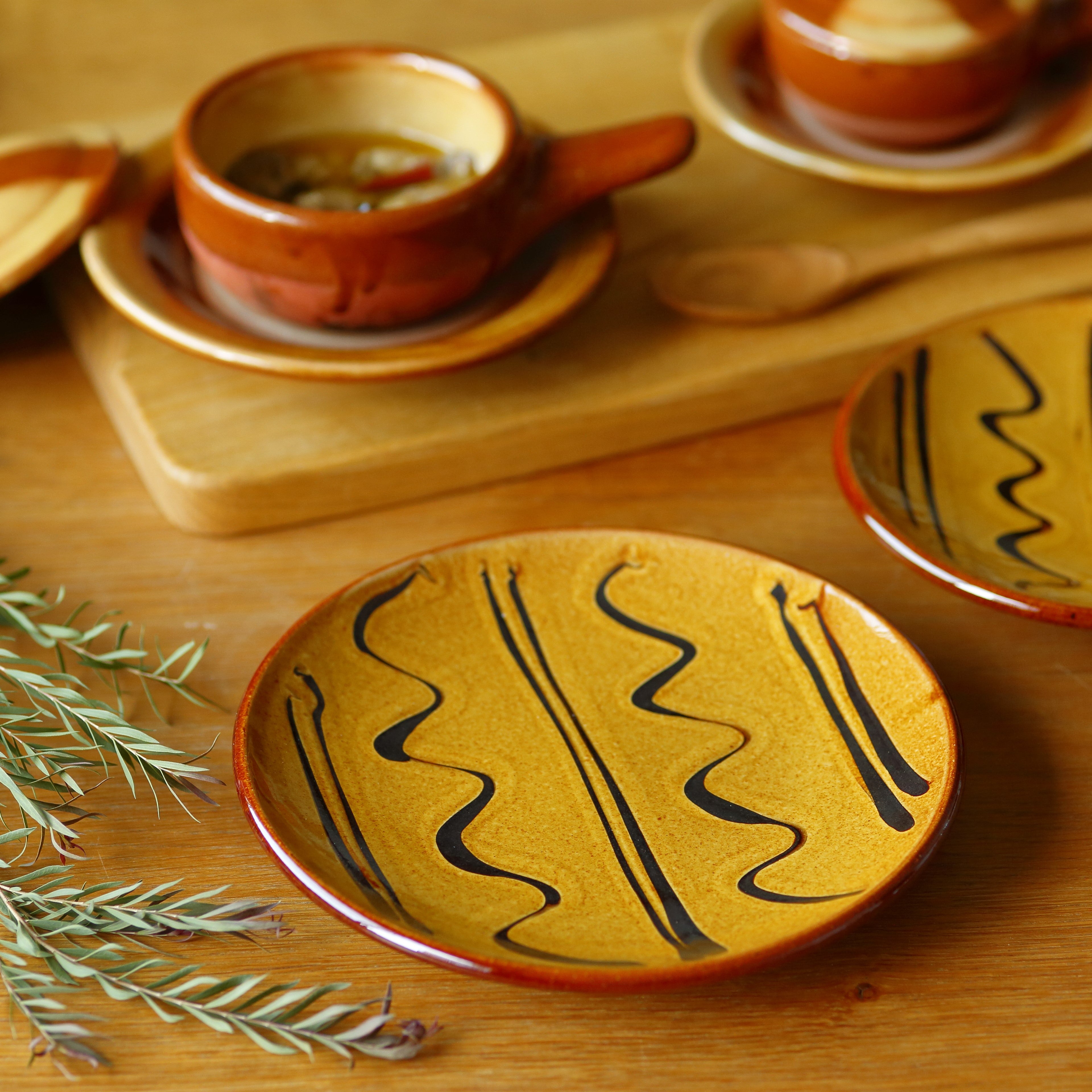 湯町窯 スリップウェア 4号皿｜Discover Japan 公式オンラインショップ