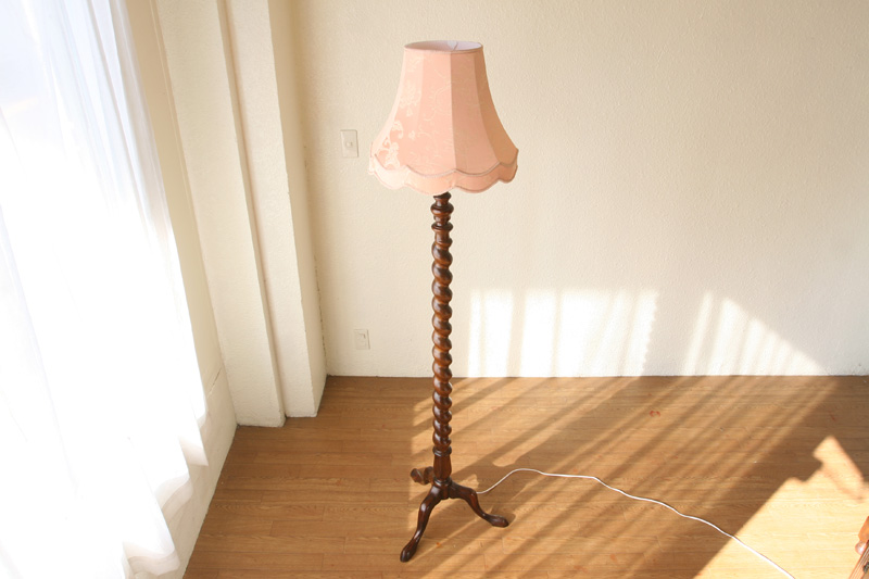 ツイスト フロアランプ｜アンティーク家具・照明の専門店｜デニム