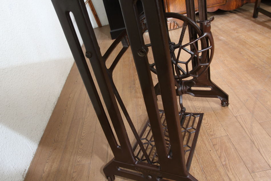 ソリッドオークトップ ブラザーBrother ミシンテーブル｜アンティーク