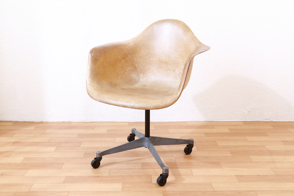 Herman Miller イームズEamesアームシェルチェア ファーストモデル